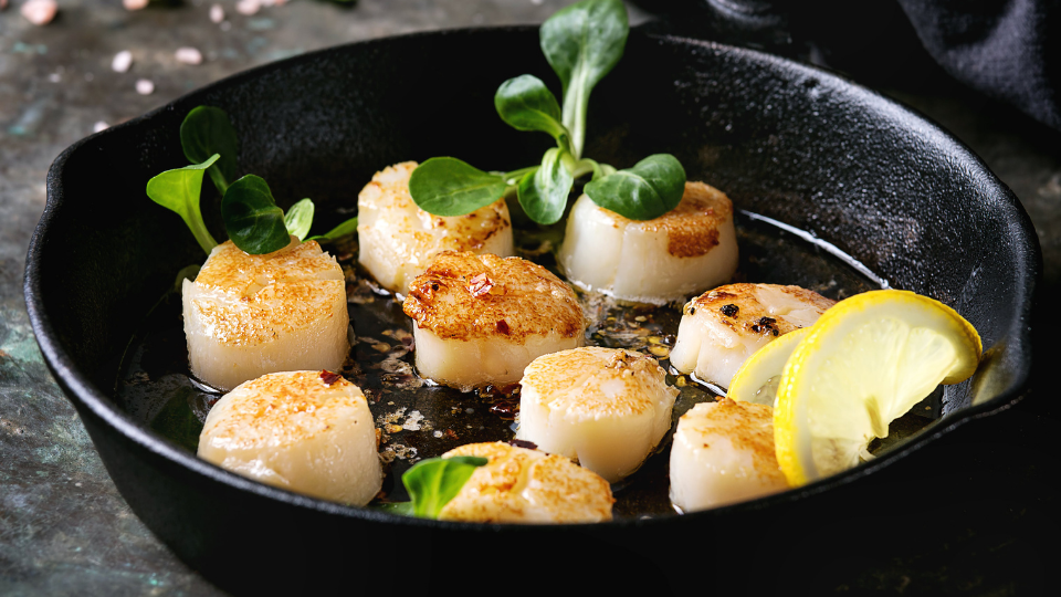 Pan Fried Scallops With White Wine Garlic Sauce
